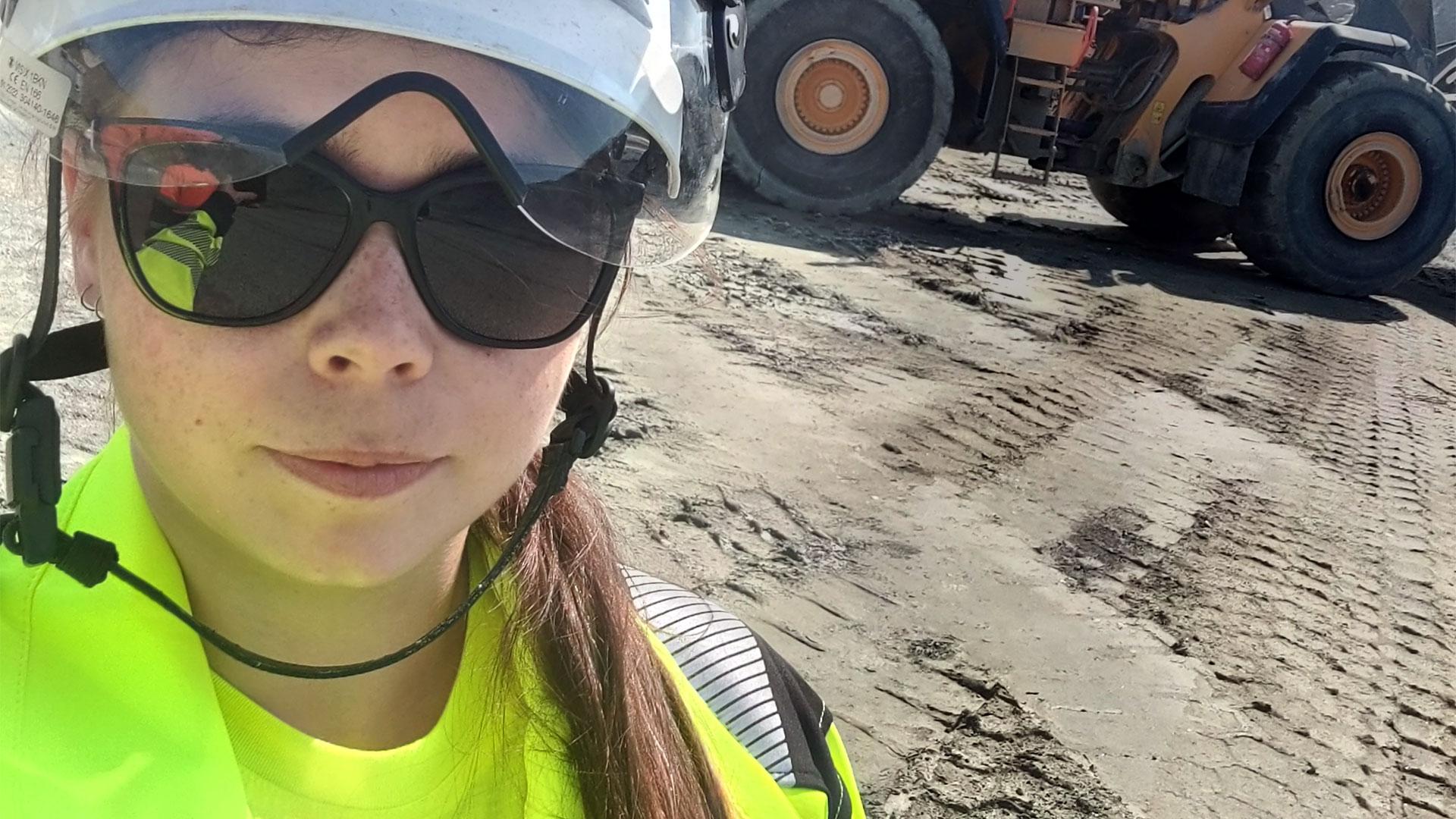 Jenni Autio toimii NYABin työmaalla työnjohtajana